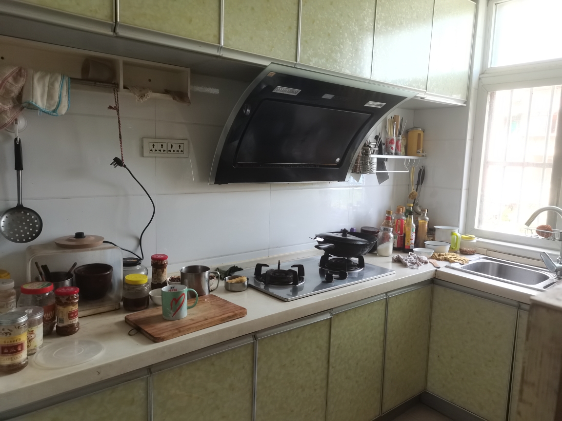 新小区，楼下沿街门面，交通方便精装修拾包入住二层有小院子_7