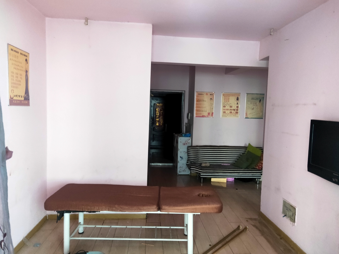 西湖天地 简装一室一厅 家具齐全拎包入住_2