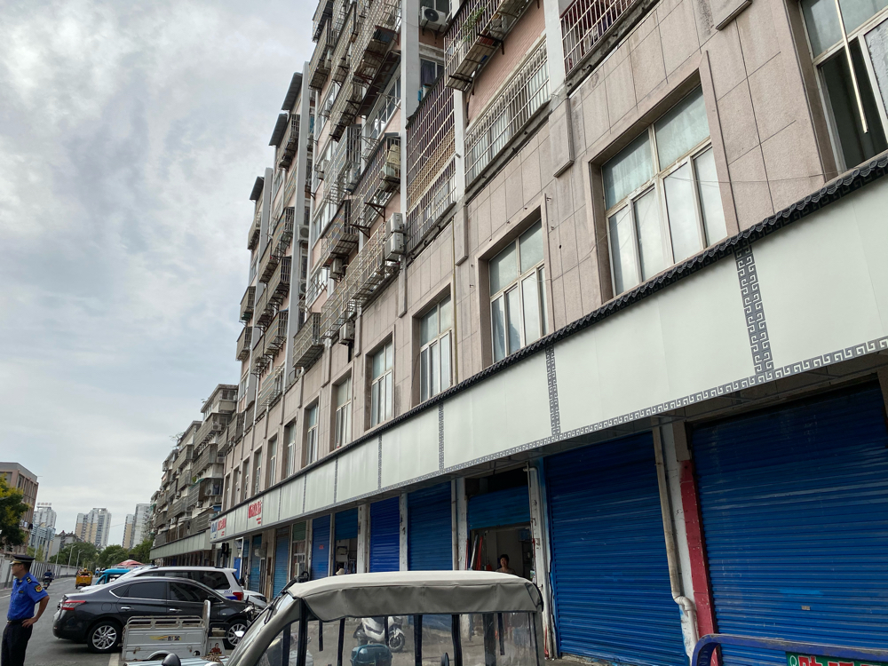 朝阳菜市 38平 临街旺铺 南向简装 低楼层_2