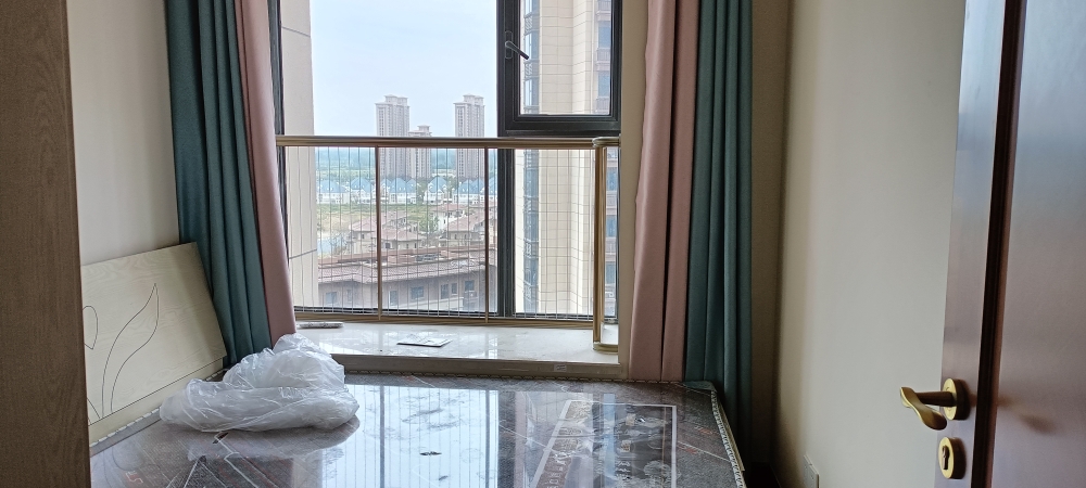 恒大阳光半岛三室两厅简装修_3