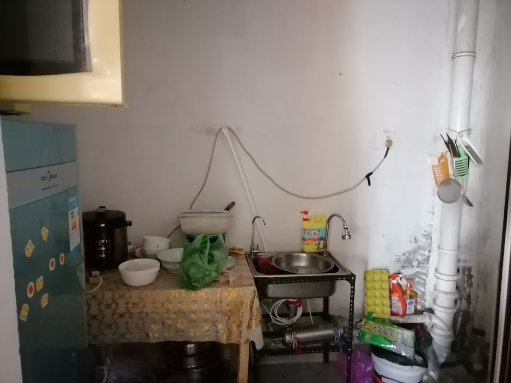 城南新区，玫瑰公馆寿县三中学区房91平方，三室两厅简单装修_5