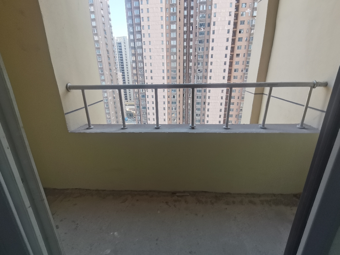 万盛华府 3室2厅 毛坯房 _7