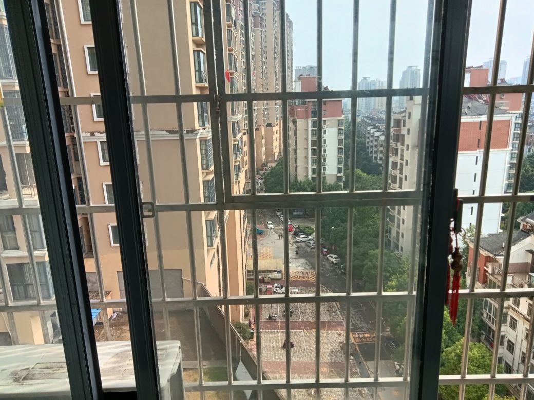 中环国际广场荣府精装公寓诚心出售_8