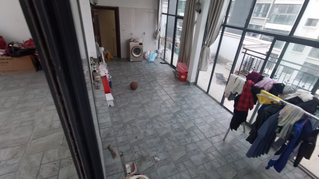 领城跃层大露台  阳光房精装修 拎包入住_12