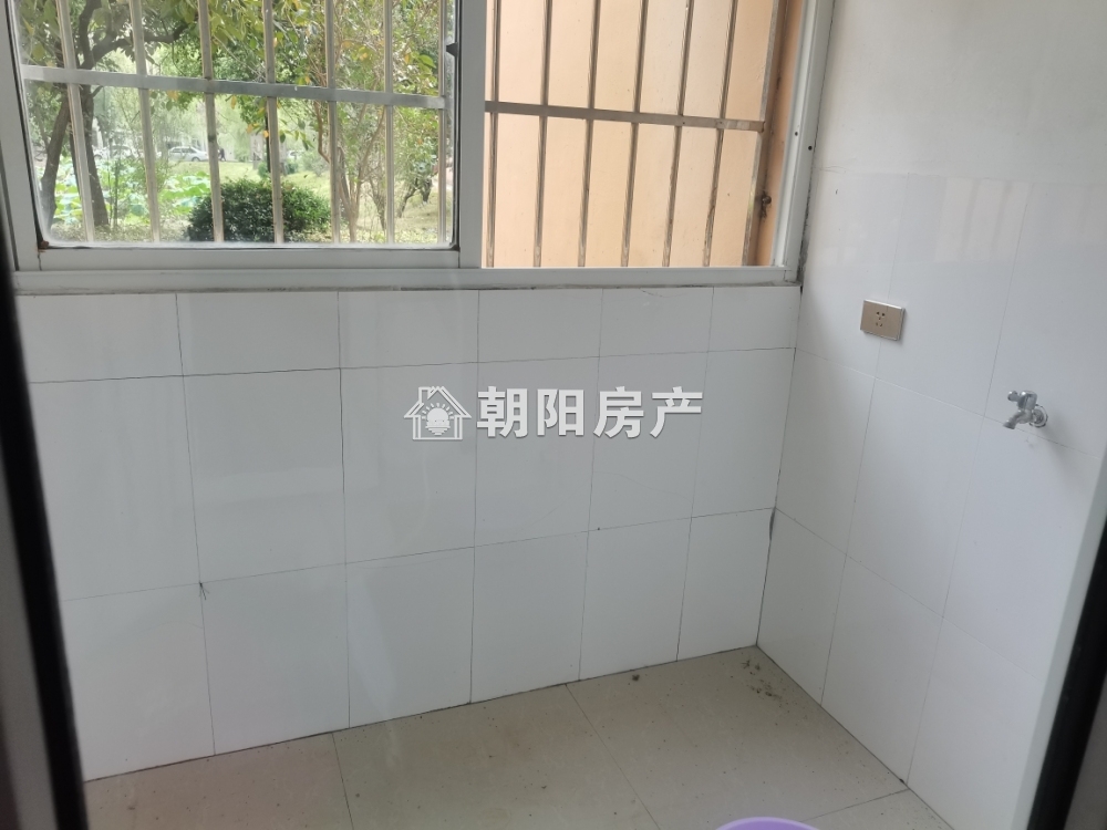 香樟苑一期多层一楼3室2厅精装出售，环境优美购物方便_10