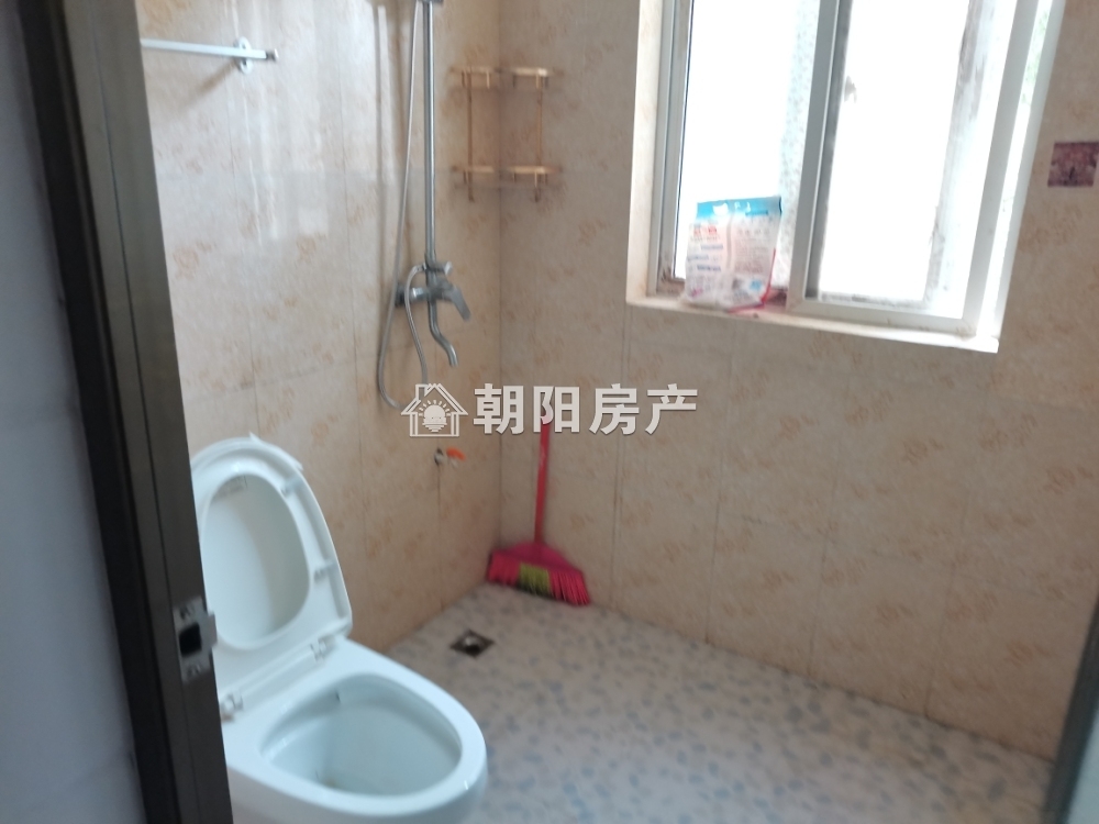 香樟苑一期多层一楼3室2厅精装出售，环境优美购物方便_6
