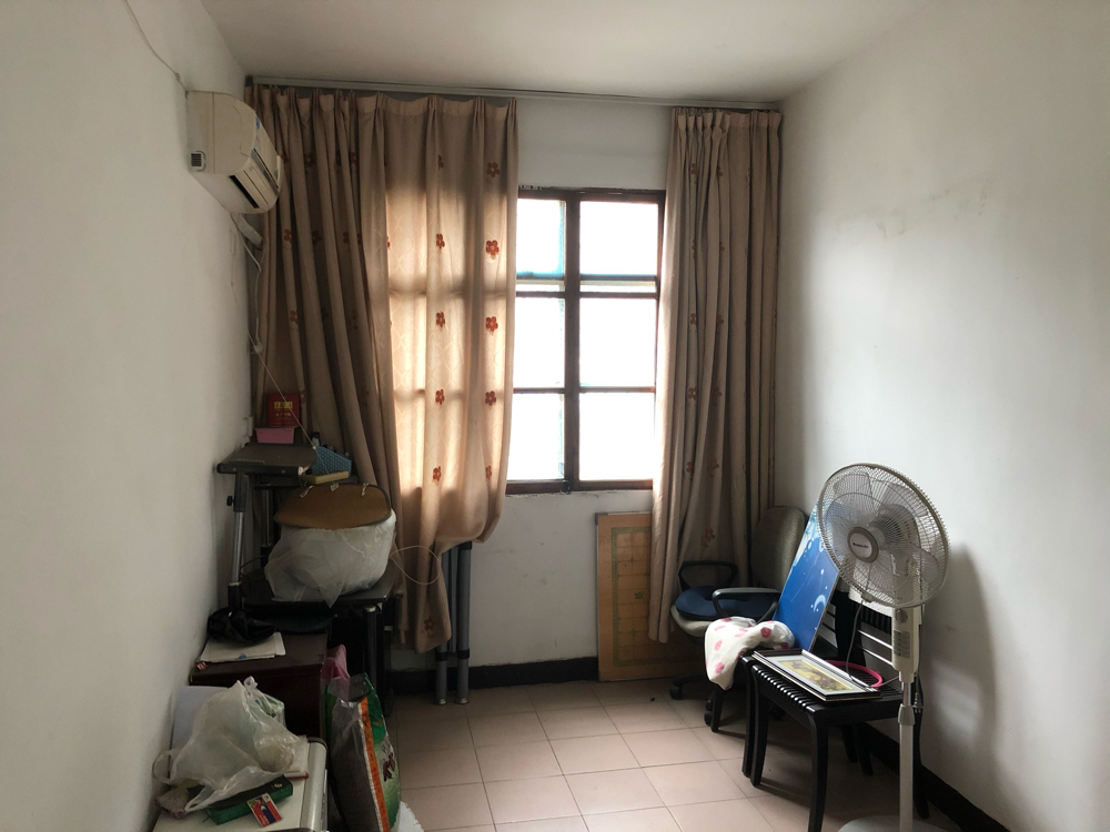 城建小区 多层2楼  老证对外出售_5
