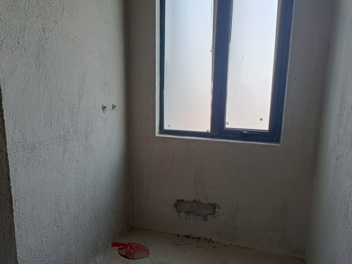  紫荆苑4室2厅毛坯东户出售电梯房_11