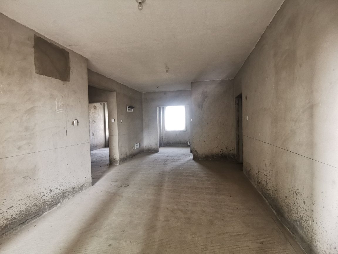西城公馆95平方3室毛坯四小学区房出售_3