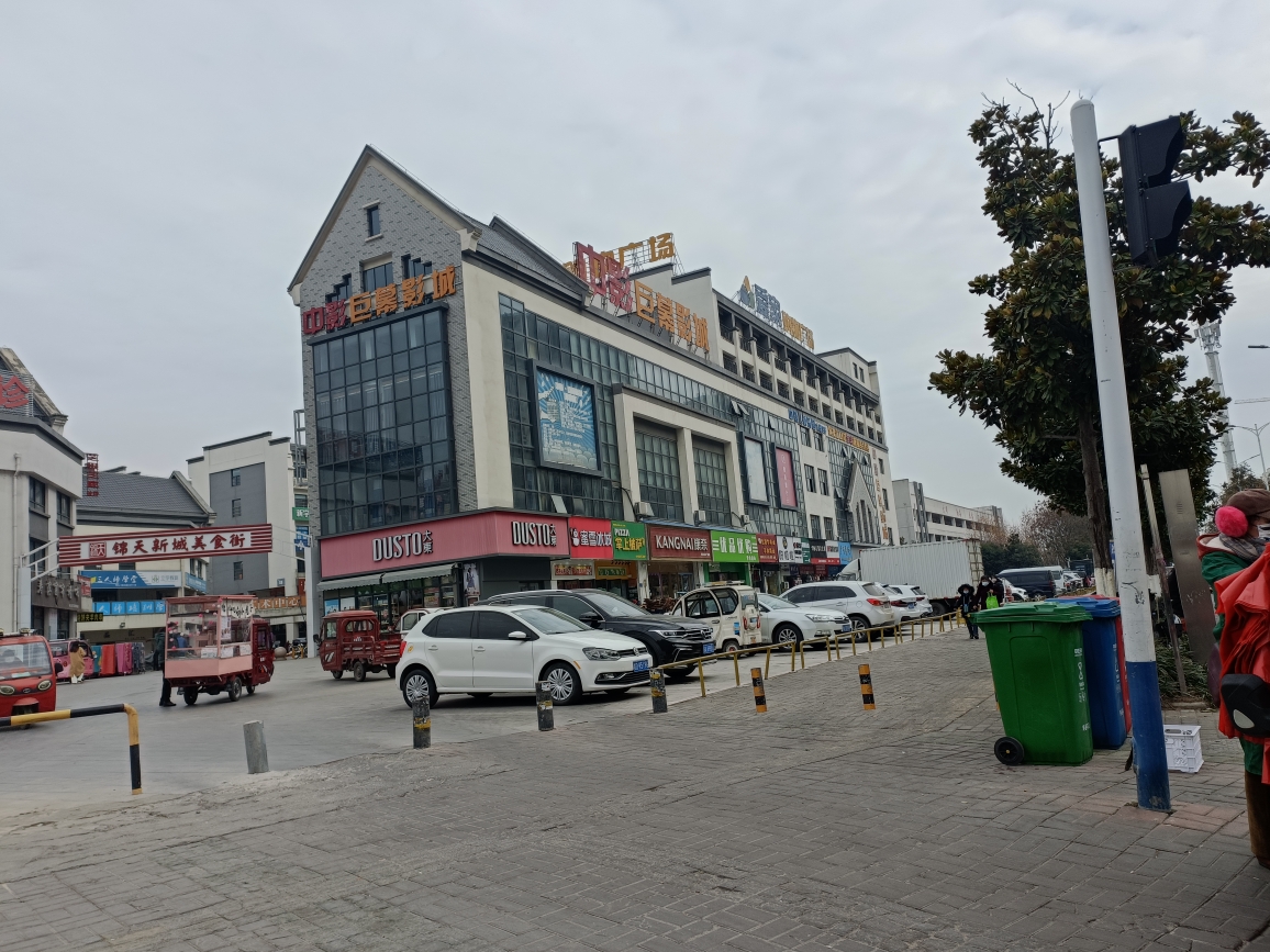新城区大顺路农贸市场内，一室一厅 简单装修看房打电话_8