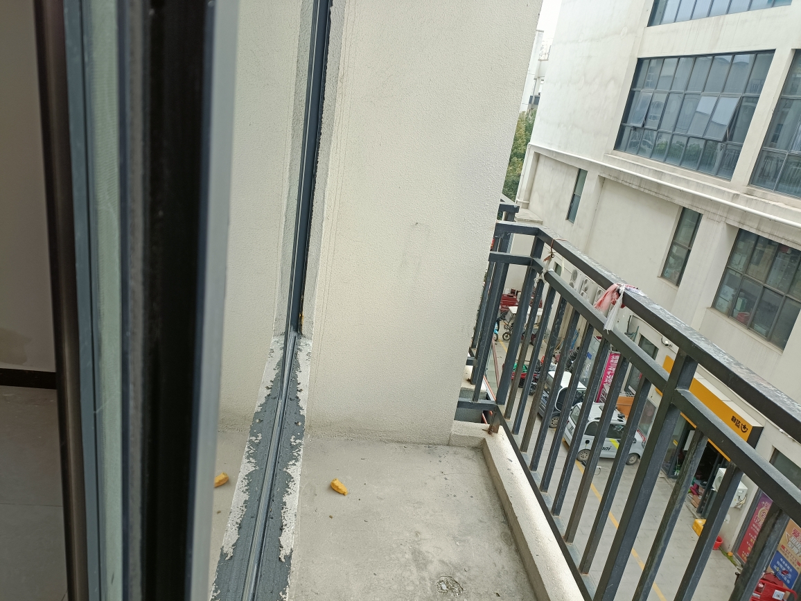 新城区大顺路农贸市场内，一室一厅 简单装修看房打电话_4