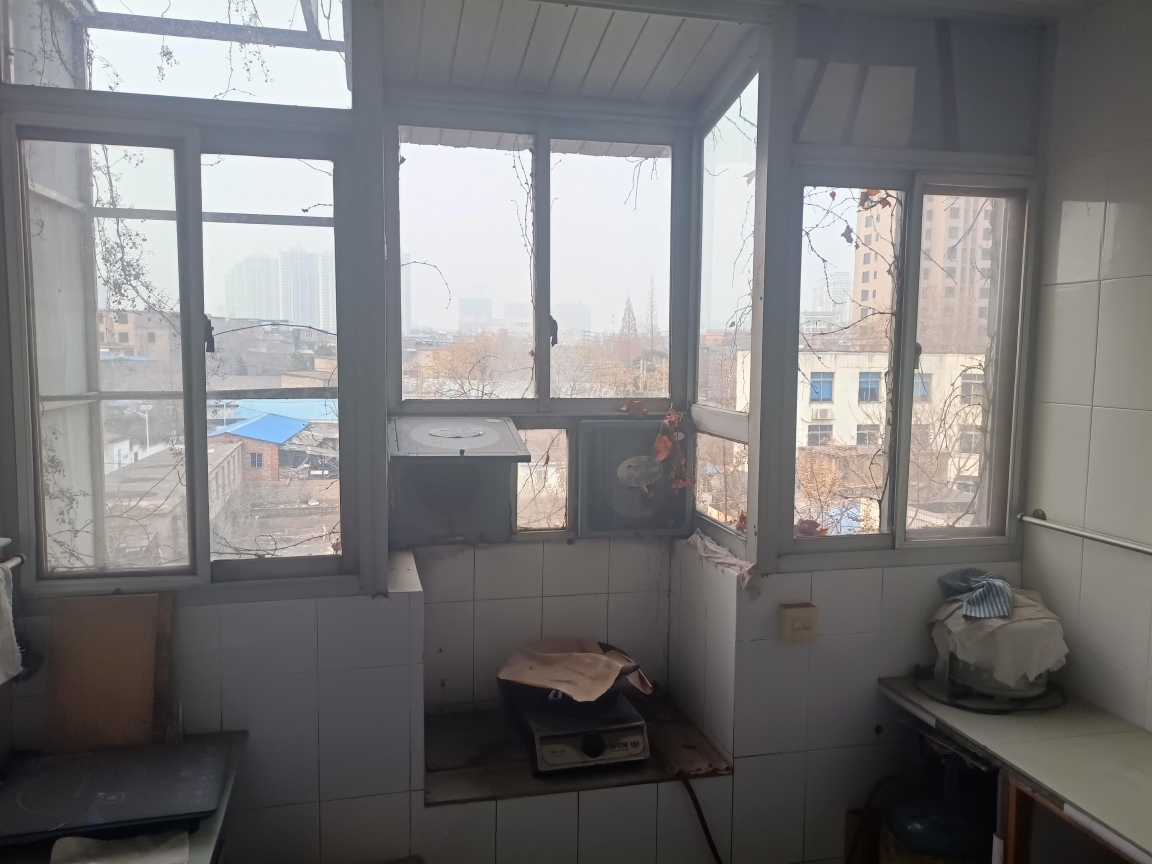 大通三小家属楼 两卧朝南 简单装修 _5