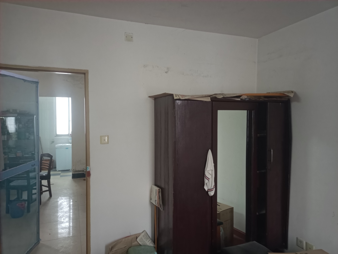大通三小家属楼 两卧朝南 简单装修 _2