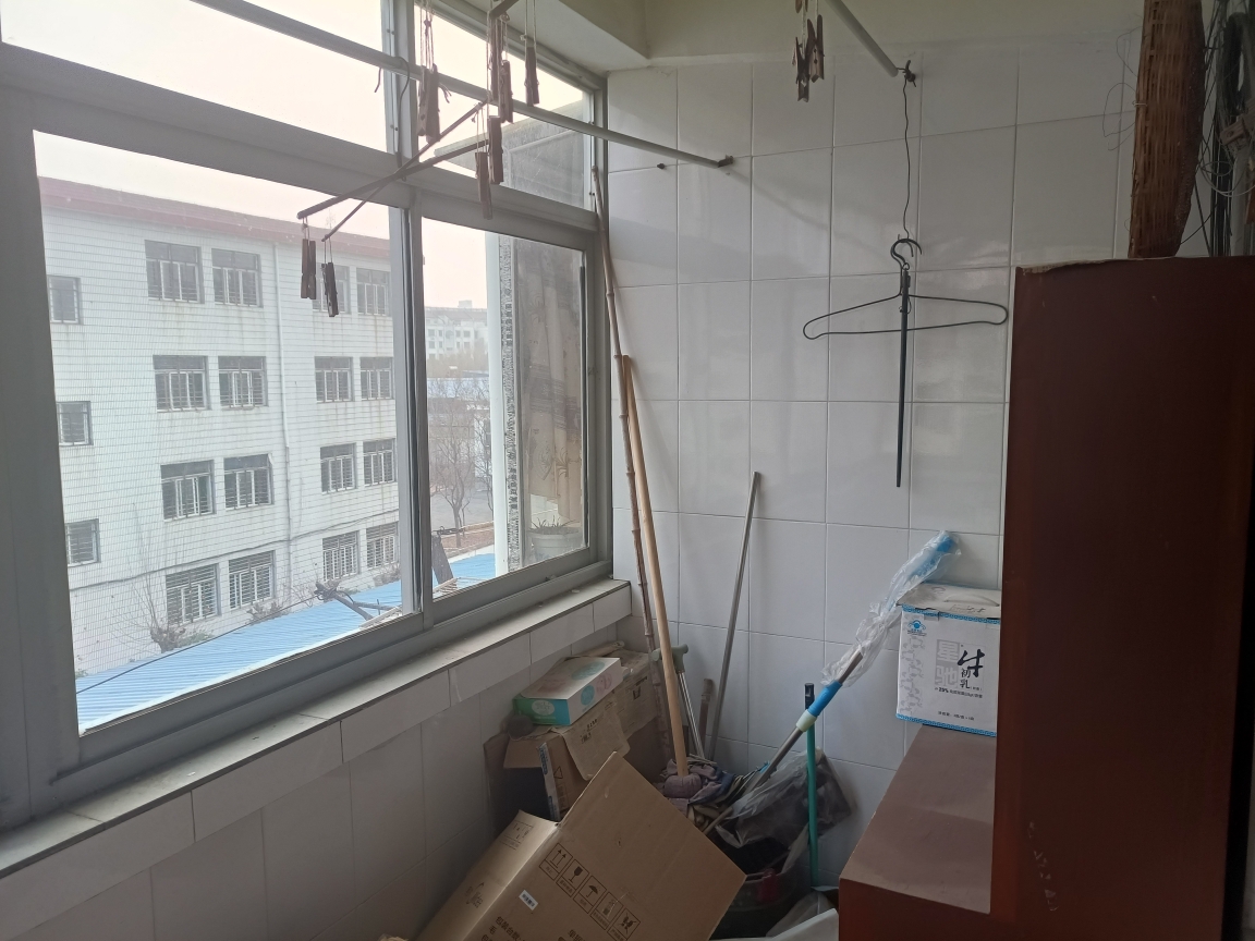 大通三小家属楼 两卧朝南 简单装修 _6