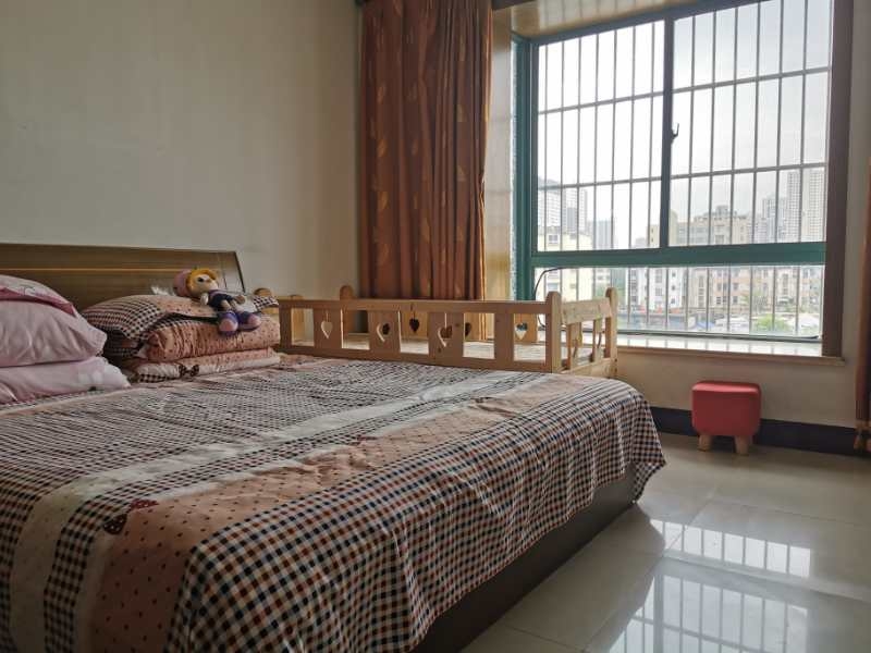 东苑东区 5室2厅 精装修 东苑小学学区 多层6楼 房东急租_5