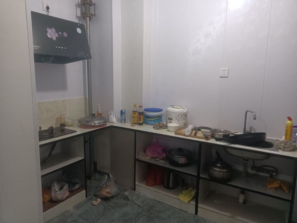 玫瑰公馆三室两厅户型出租，电器齐全_7