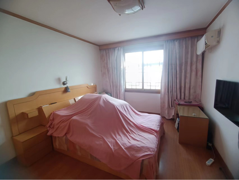 计委小区精装三室两厅好房急售_4