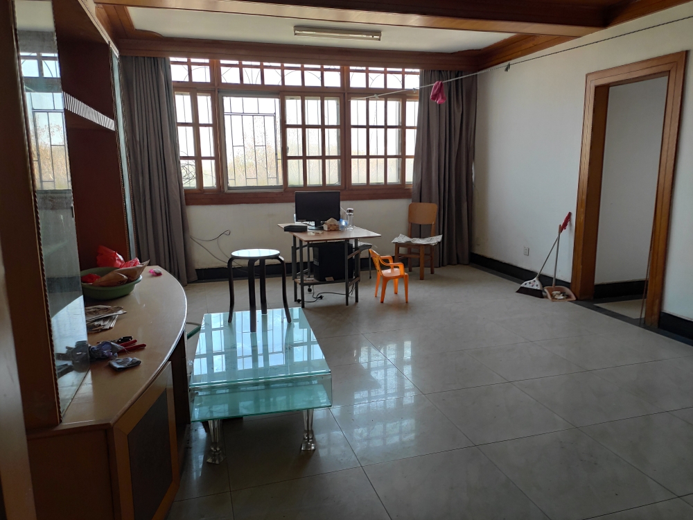 淮师附小本部，园南派出所家属楼，简装，三室两厅_3