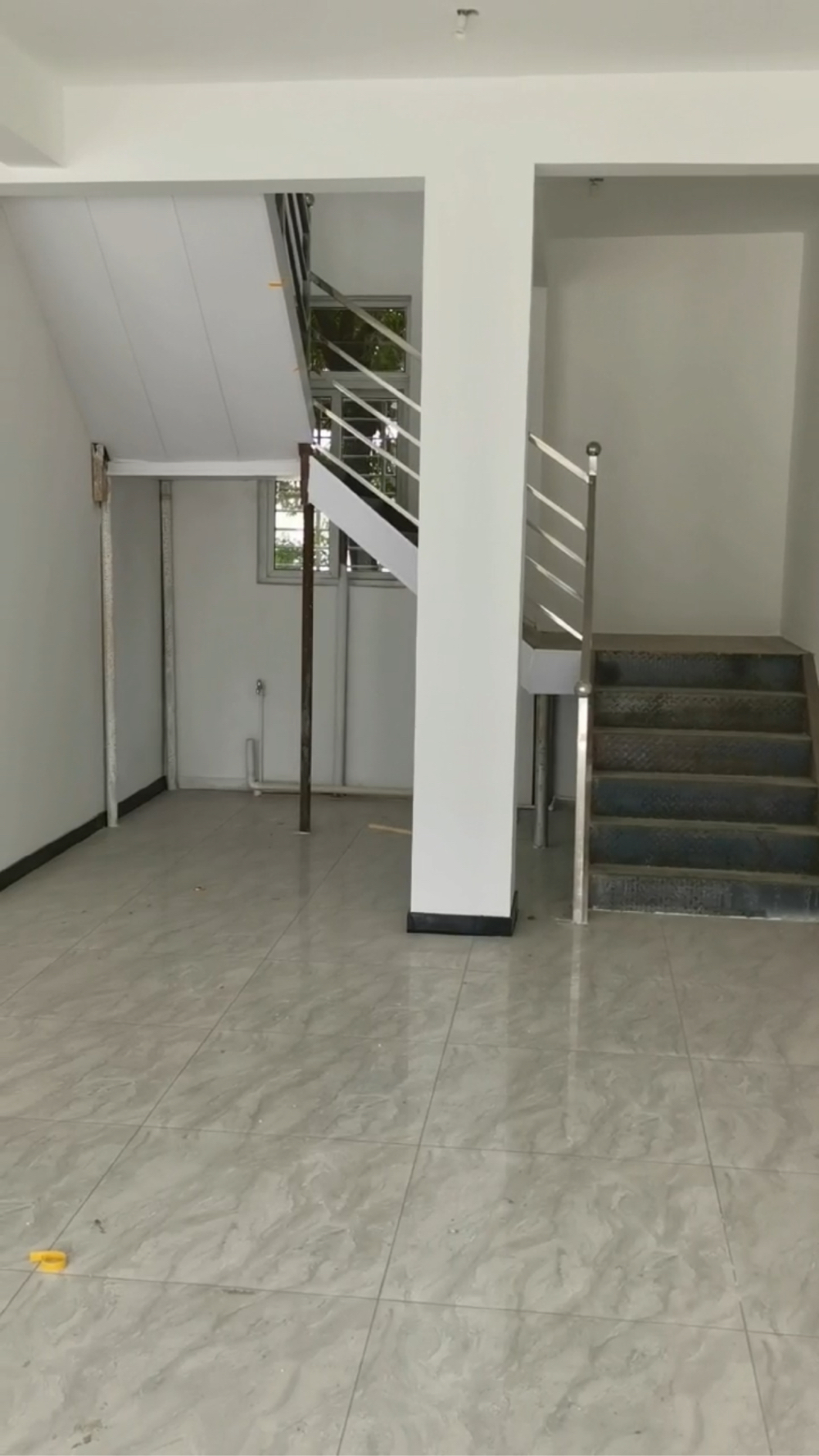金丰易居三期临街商铺_2