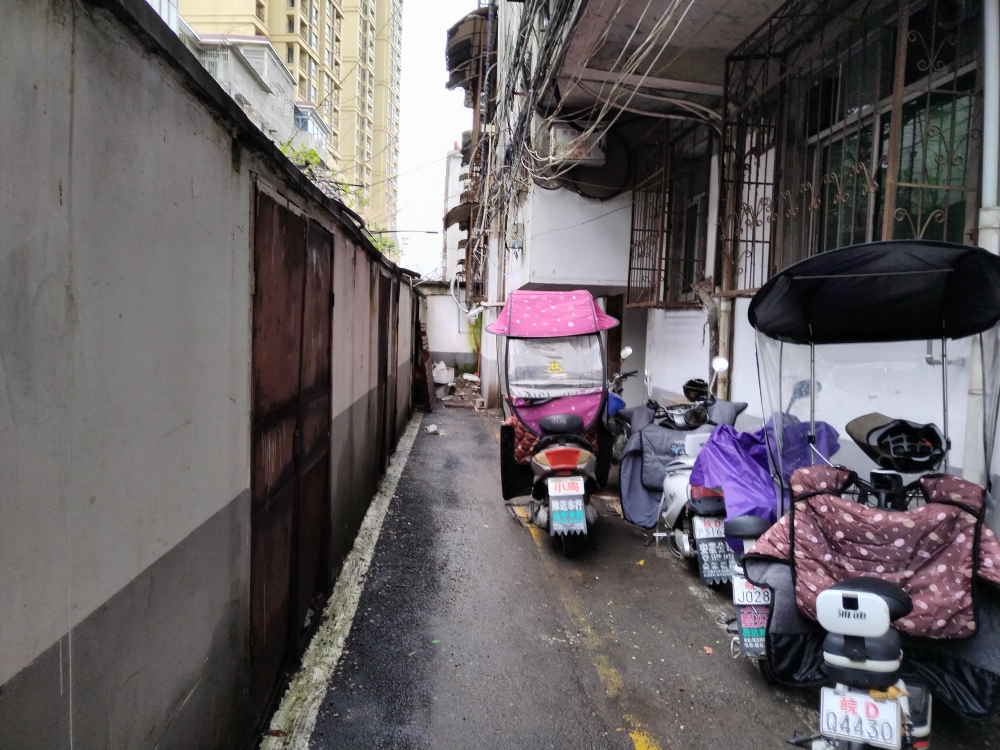 金凤小区126平方3室简装出租_9