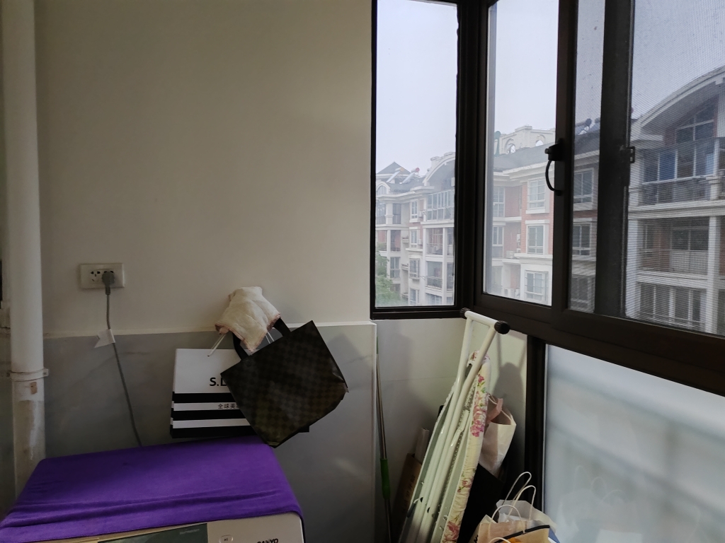 惠利中都一期5跃6 带露台 精装6室吉房 诚心出售_29