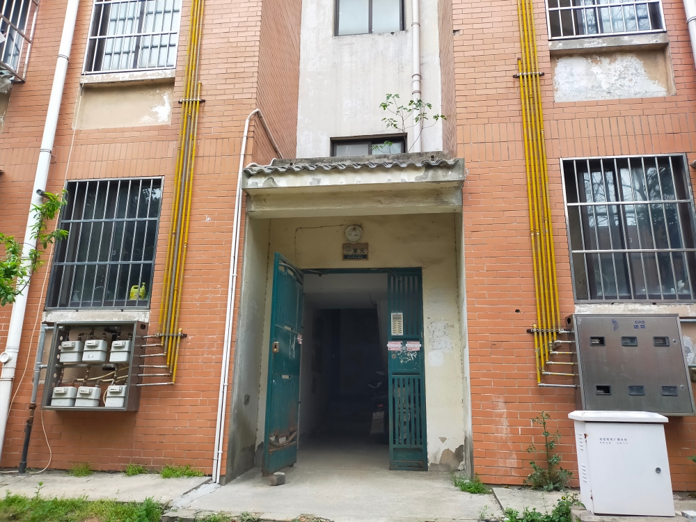 李郢孜新村B区100平米毛坯三室两厅急租有证_9