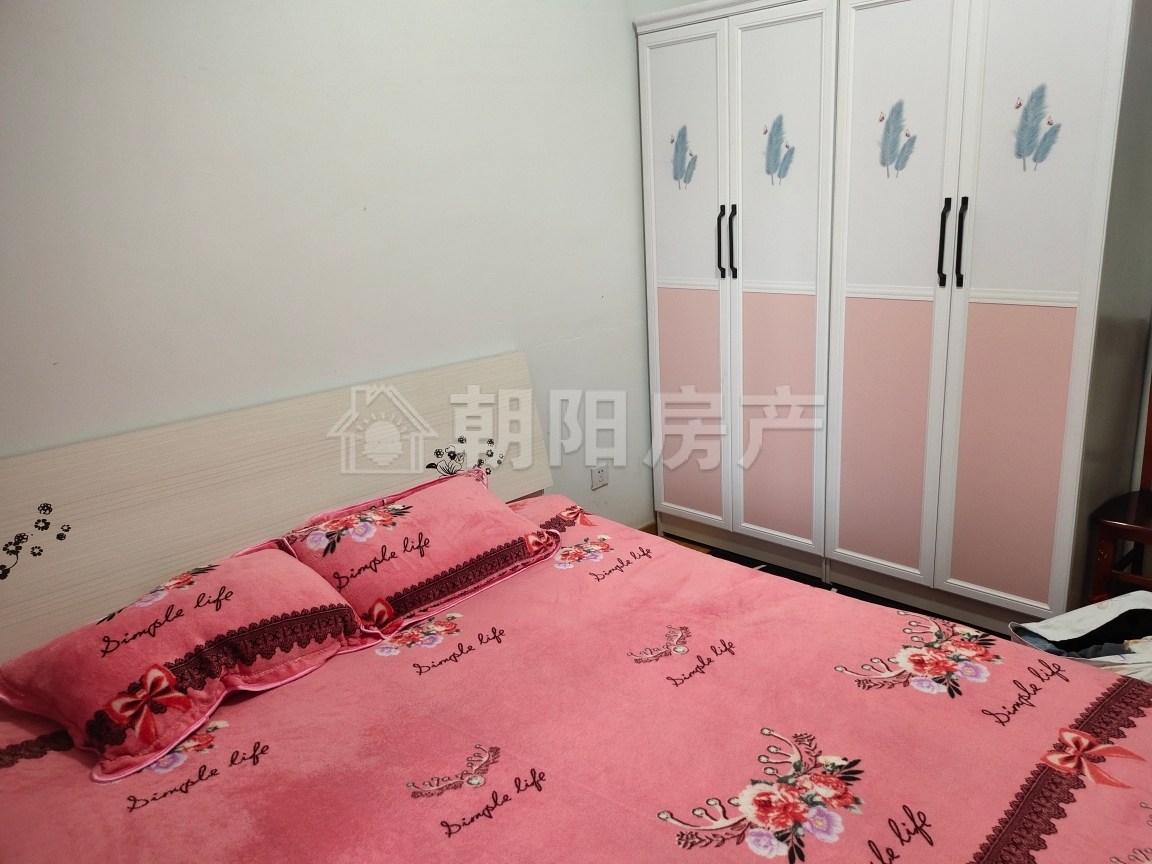 英伦联邦精装三房房东诚心出售_3