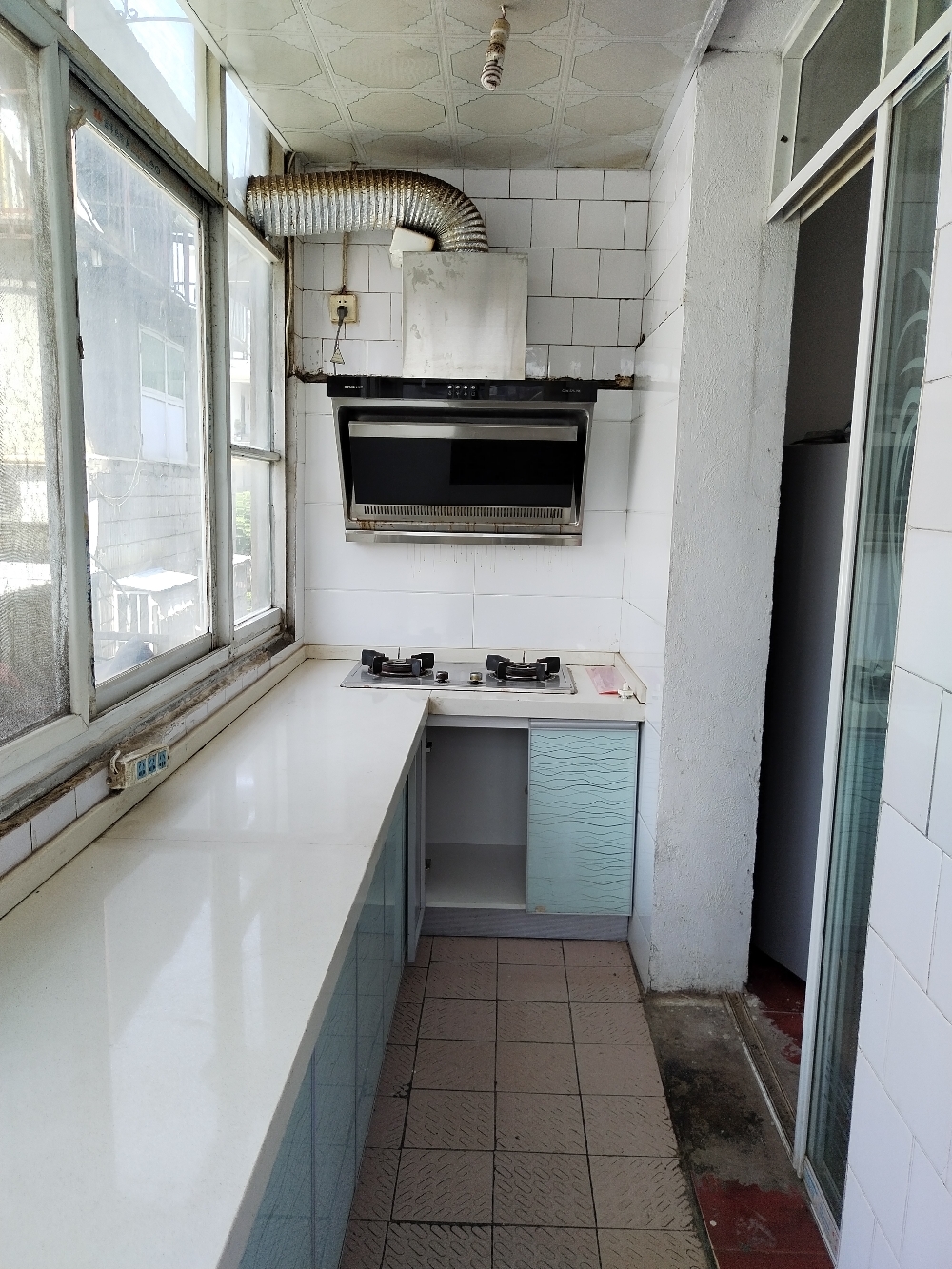 天虹浴池旁95.5平方2室简装出售_4