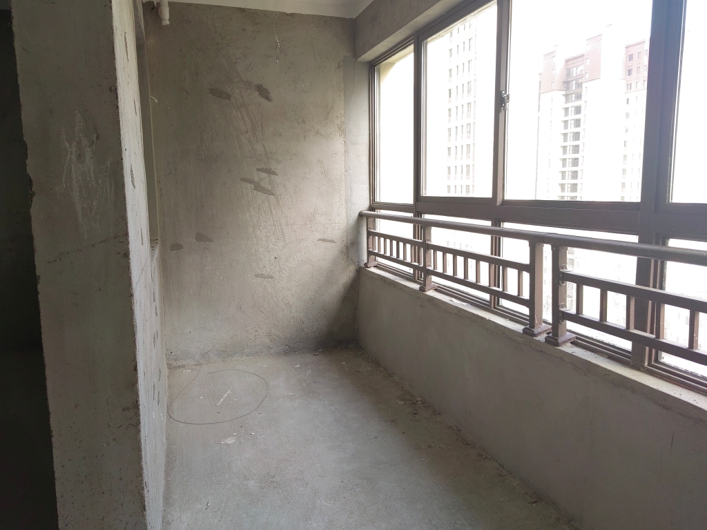 北大学府 113平 南向三室一卫 学区房 毛坯_8