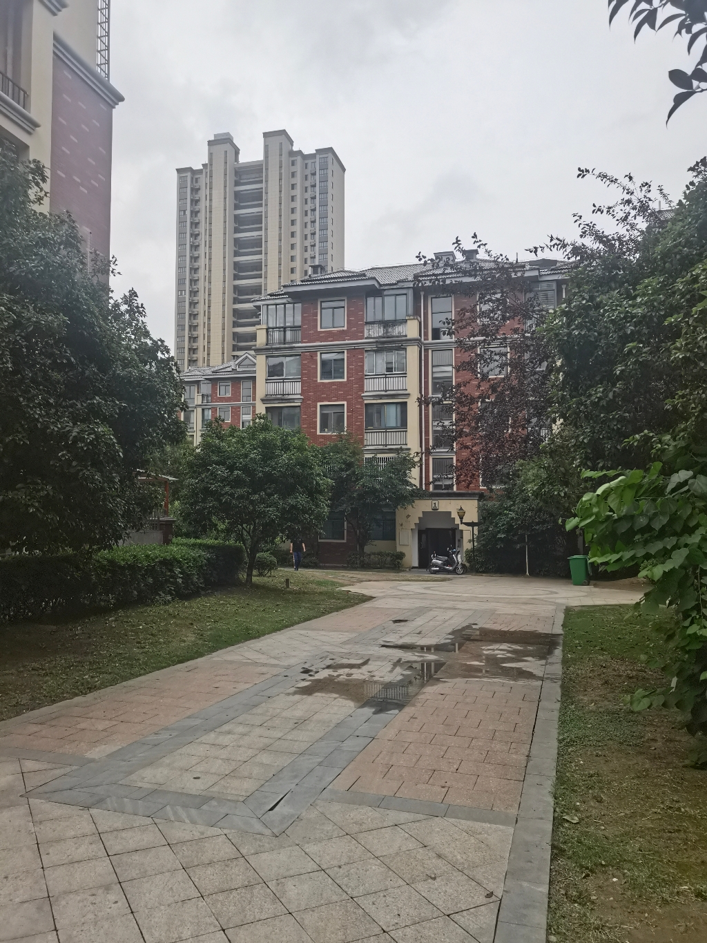 西湖春天精装修房东自己住的精装修拎包即住租给爱惜房子的人_11