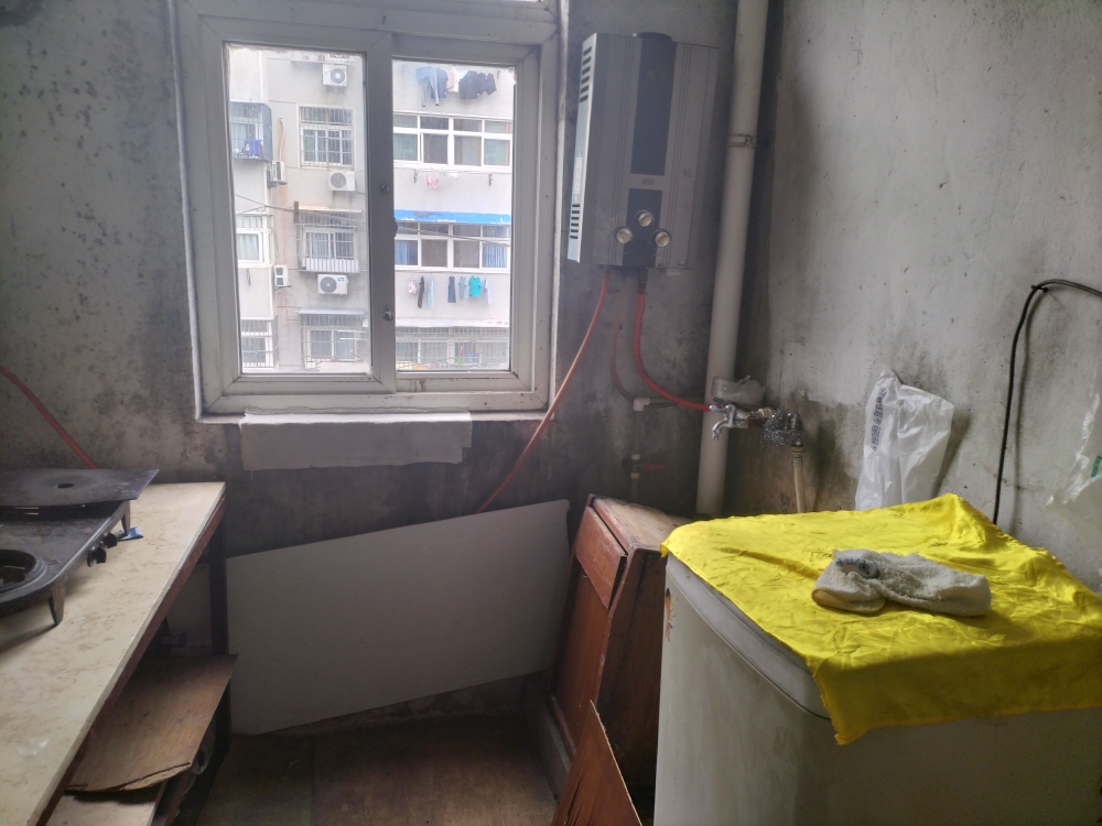桂苑东区4楼75平简装两室低价出租_4