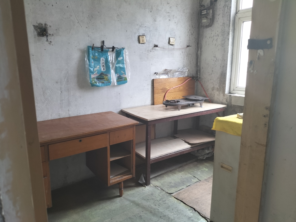 桂苑东区4楼75平简装两室低价出租_5