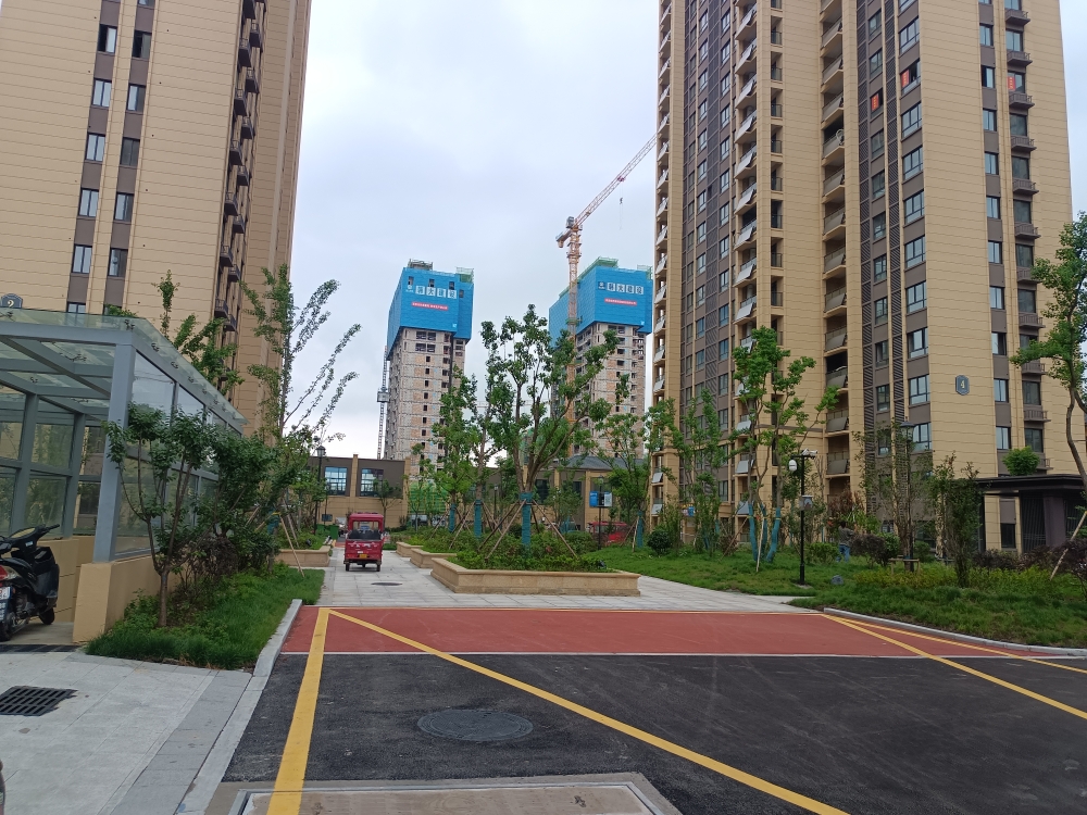 寿县新城区大圆盘附近，新小区环境好，小三房边户_9