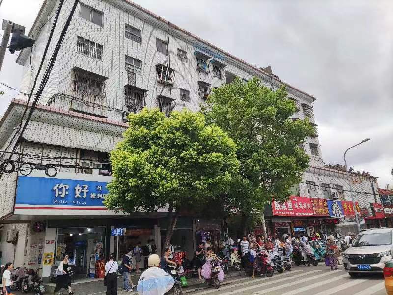 和顺园 位于 三中对面  生活方便_11