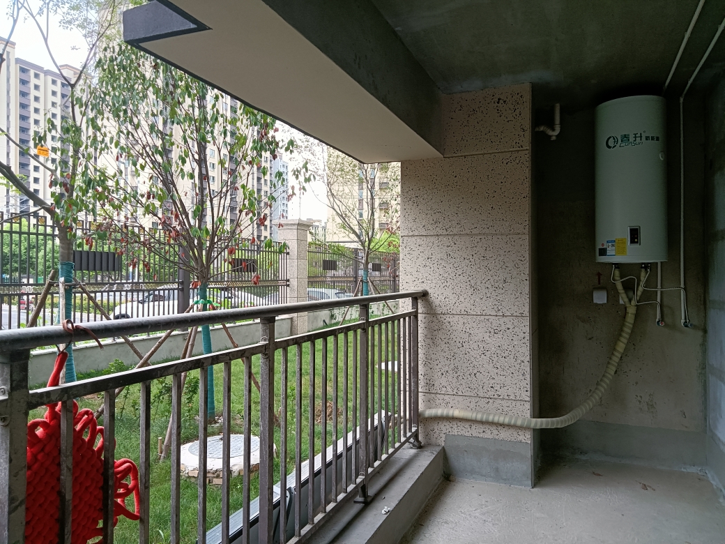 环球港一期三室两厅南北通透户型采光都好毛坯_8