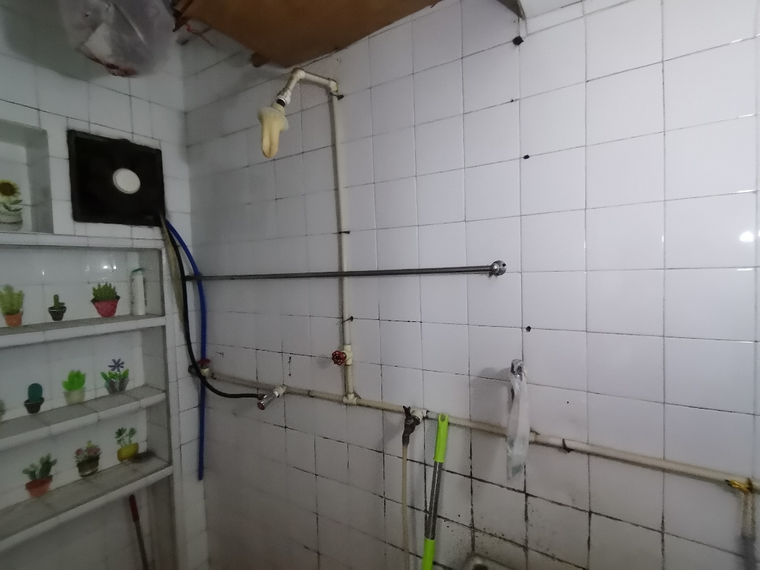 黎明楼普装两室多层三楼拎包即住家电家具齐全离校近_18