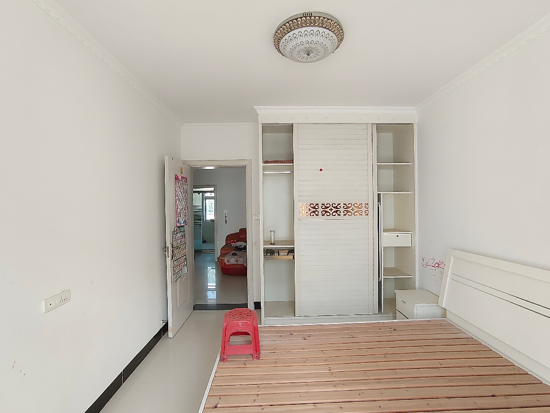 出售谢三村北区75平方精装房2室1厅_5