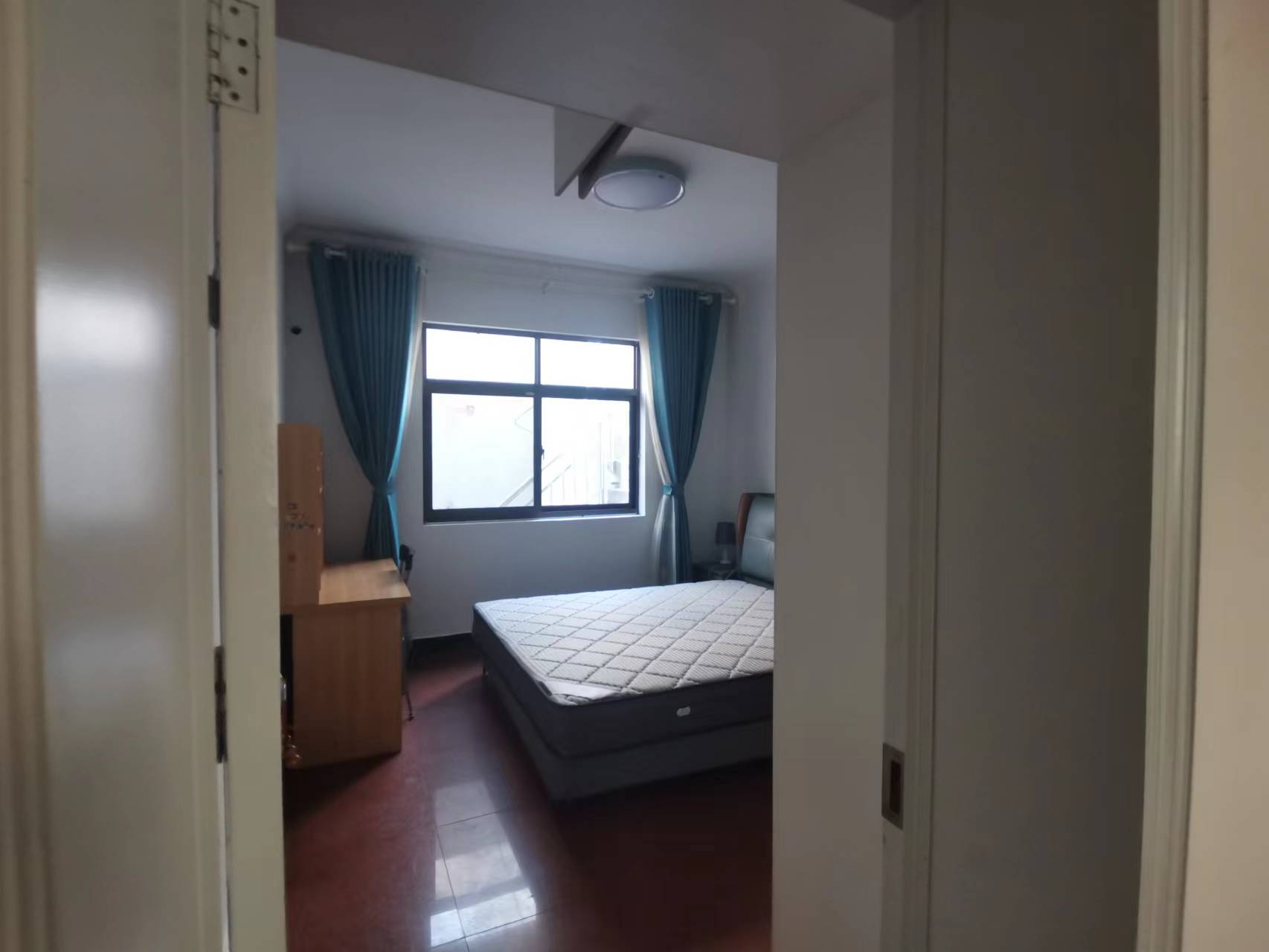 尚岗新村1楼 两室一厅 有自建房 有大平台 精装 地势好 _5