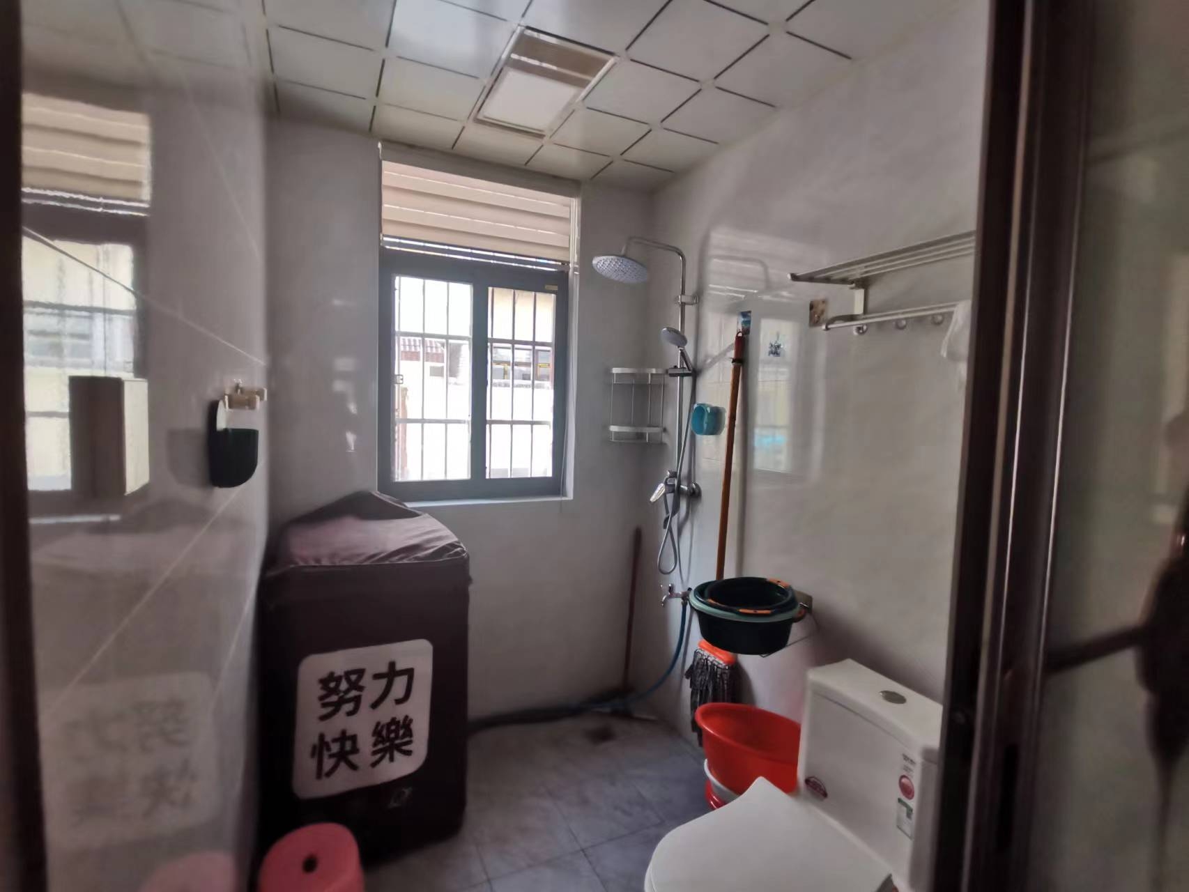 尚岗新村1楼 两室一厅 有自建房 有大平台 精装 地势好 _8