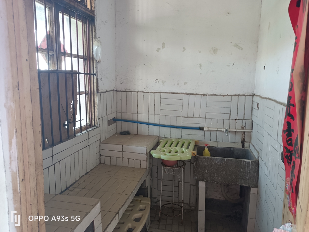 老城区棋盘街中间地段位置好，楼层好，价格便宜，可租可自己住。_4