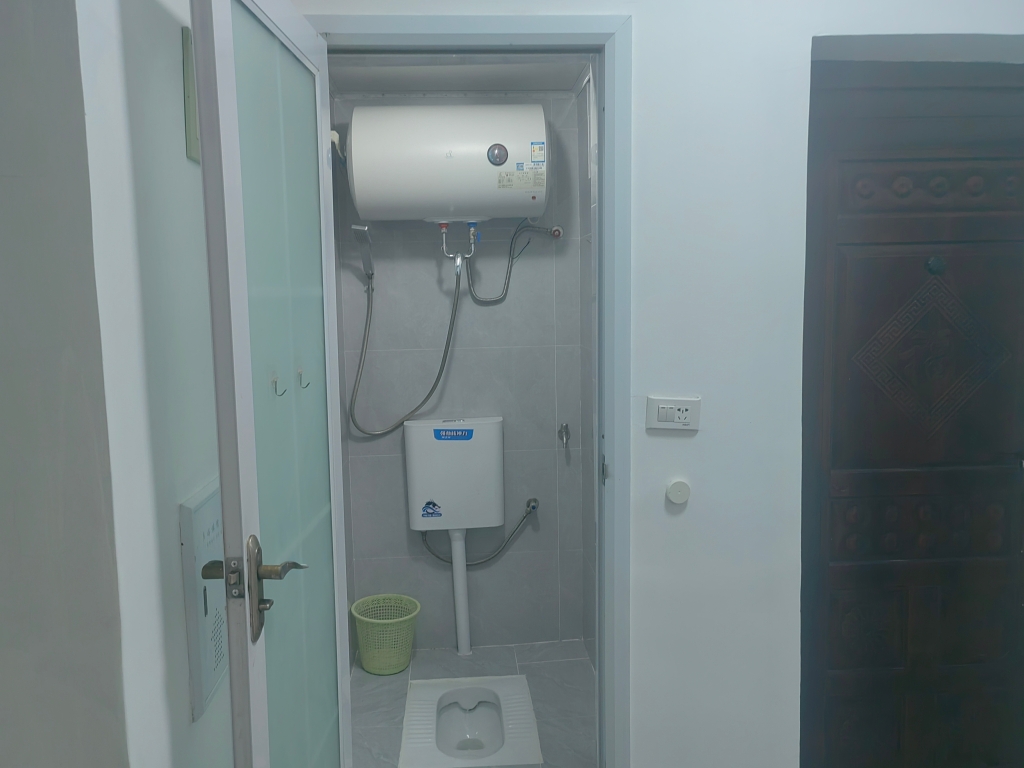 龙湖小区3室1厅多层三楼普装配置全拎包住诚心出售_14
