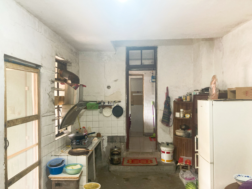 黎明楼一楼带院子朝南吉房急售_5