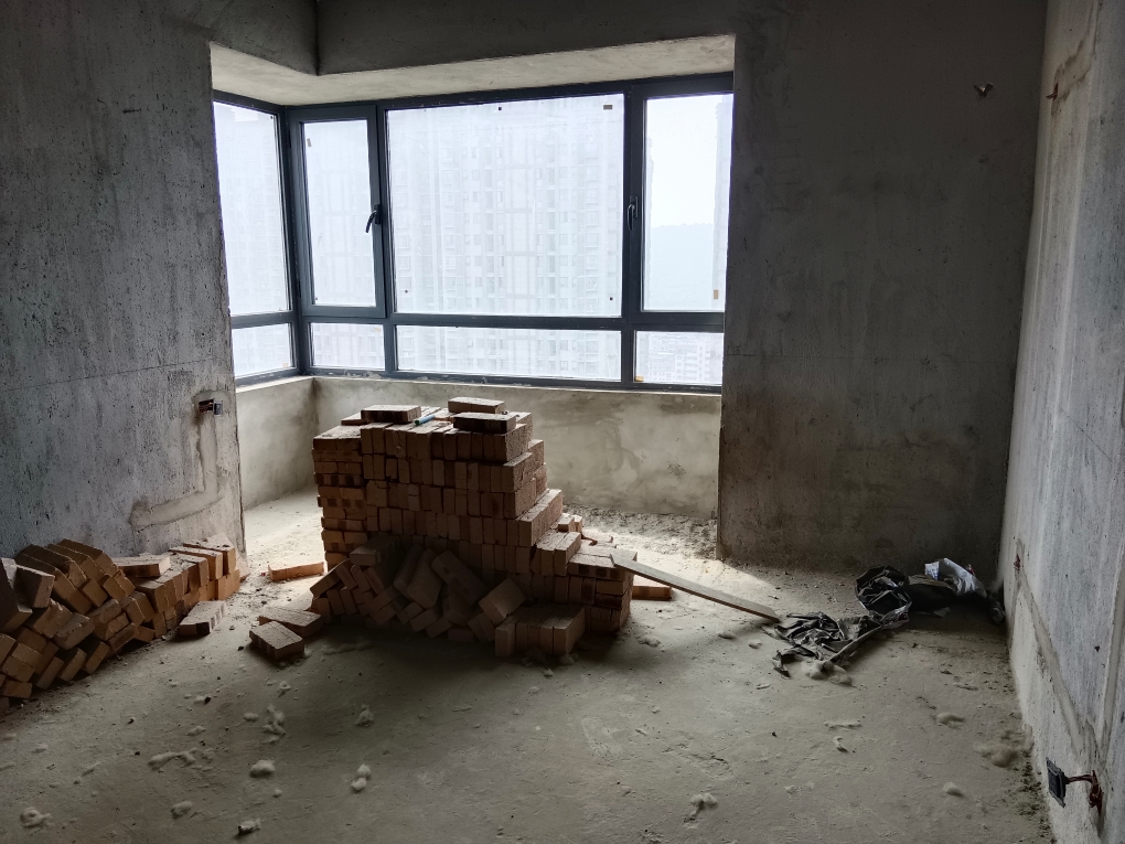 舜耕花都3室毛坯吉房出售_4