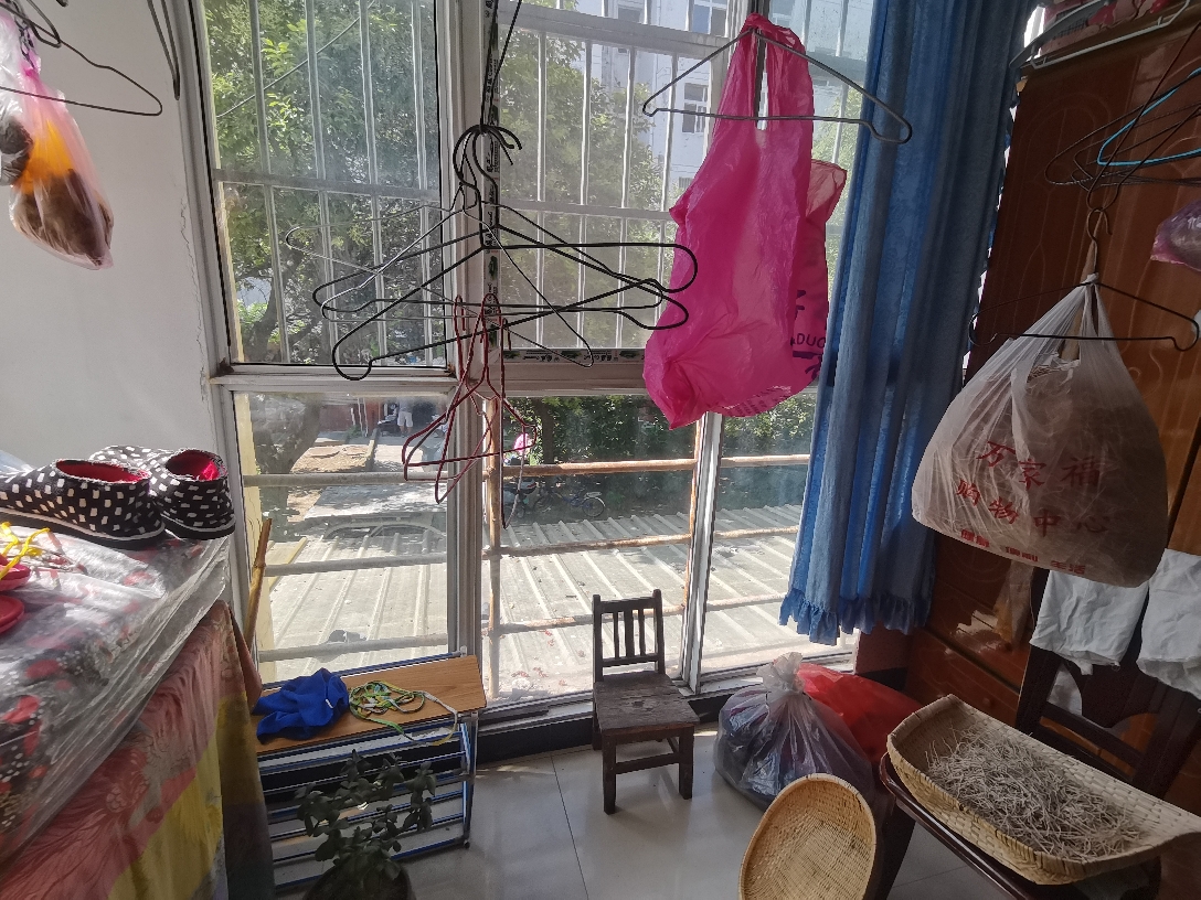 金桥小区两室一厅精装出售 _4