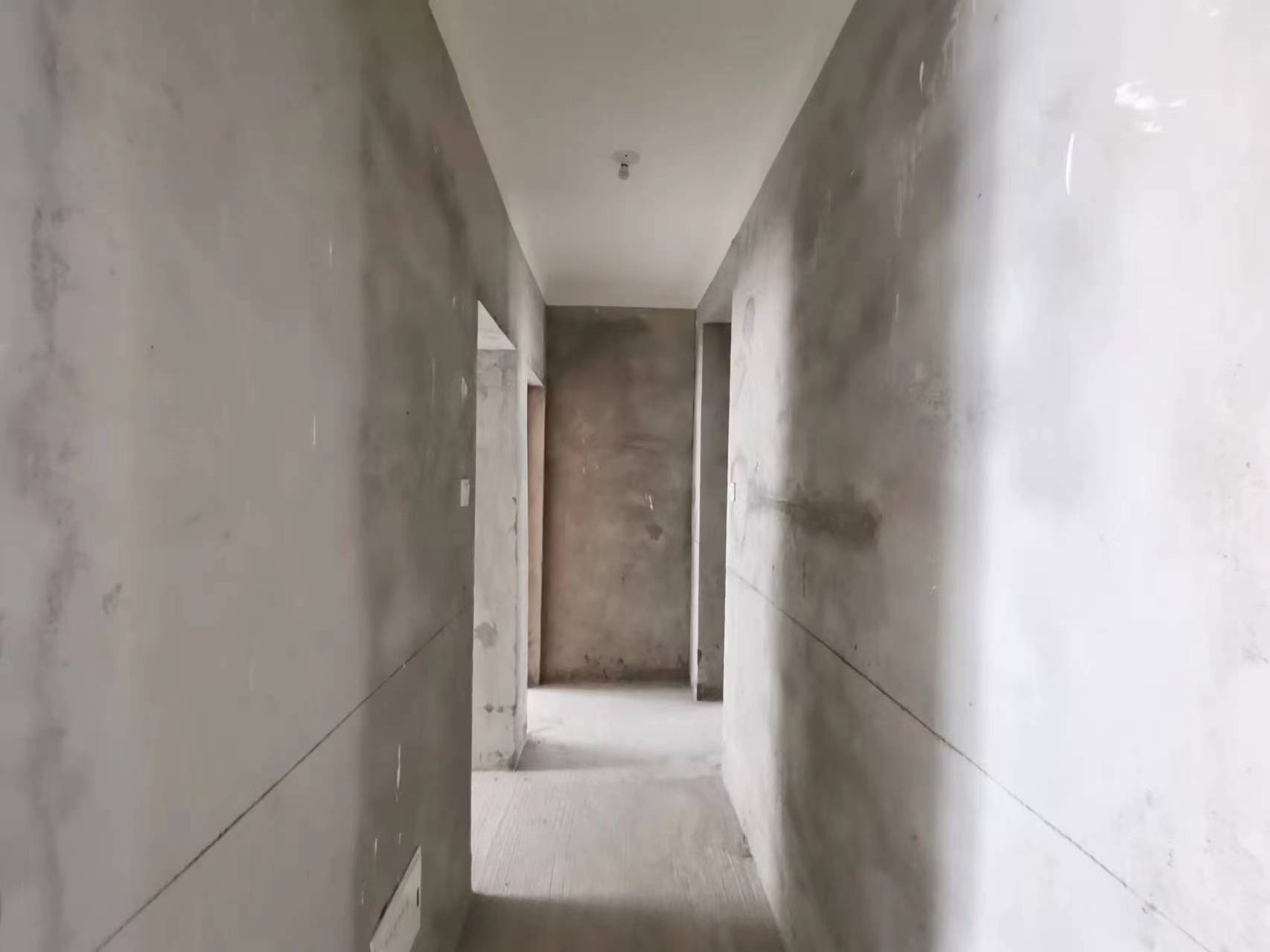 万茂华府三室两厅毛坯吉房出售_12