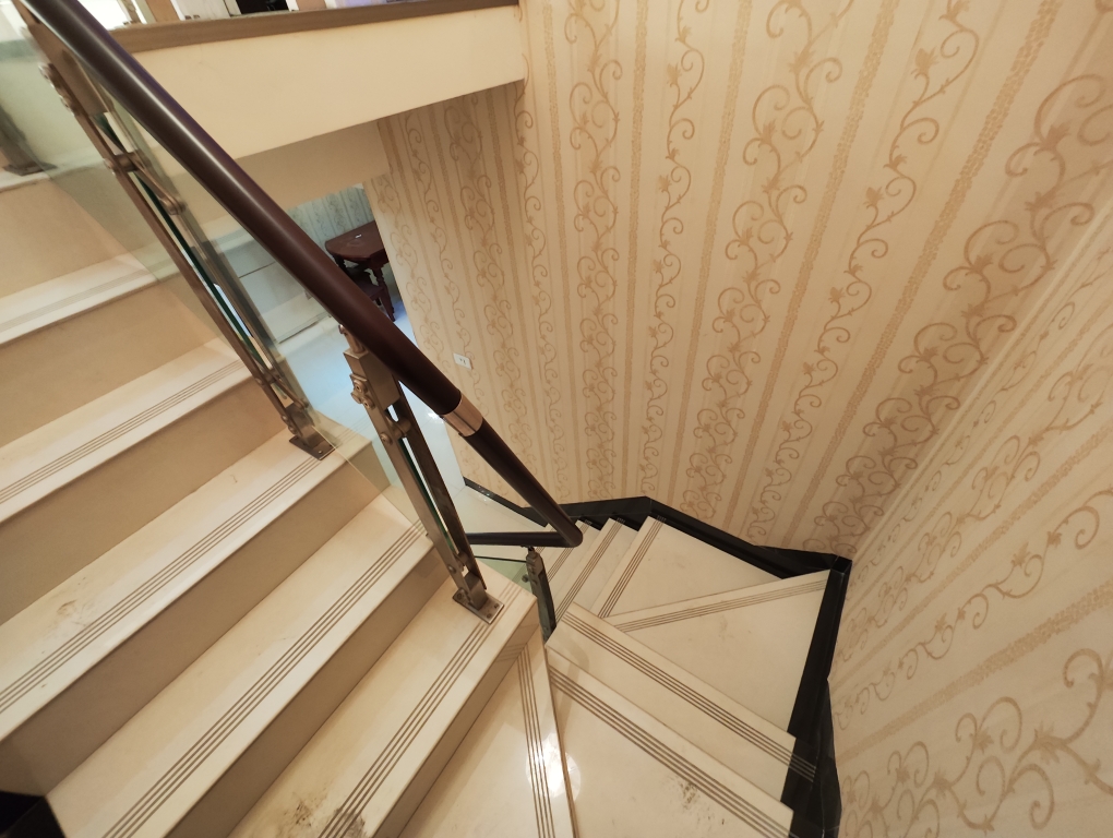 朝阳帝堡 4室2厅 大跃层 精装修 配套齐全 保持好_12