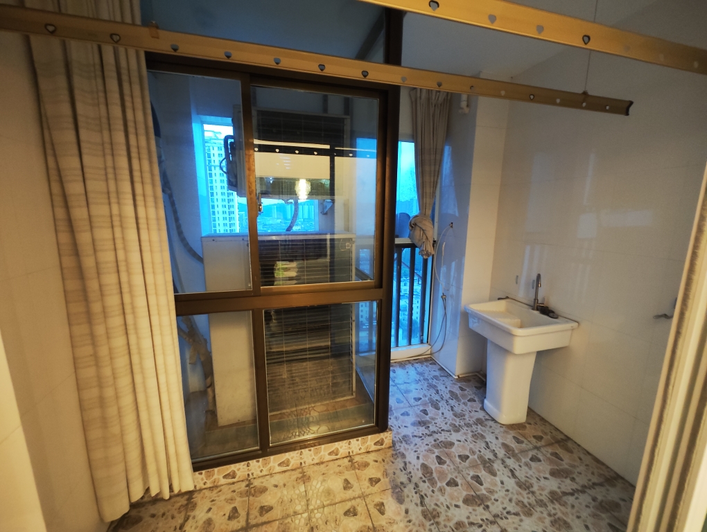 朝阳帝堡 4室2厅 大跃层 精装修 配套齐全 保持好_8