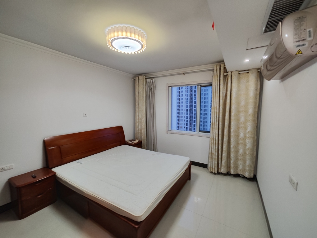 朝阳帝堡 4室2厅 大跃层 精装修 配套齐全 保持好_3