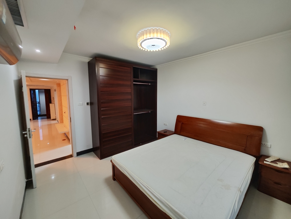 朝阳帝堡 4室2厅 大跃层 精装修 配套齐全 保持好_4