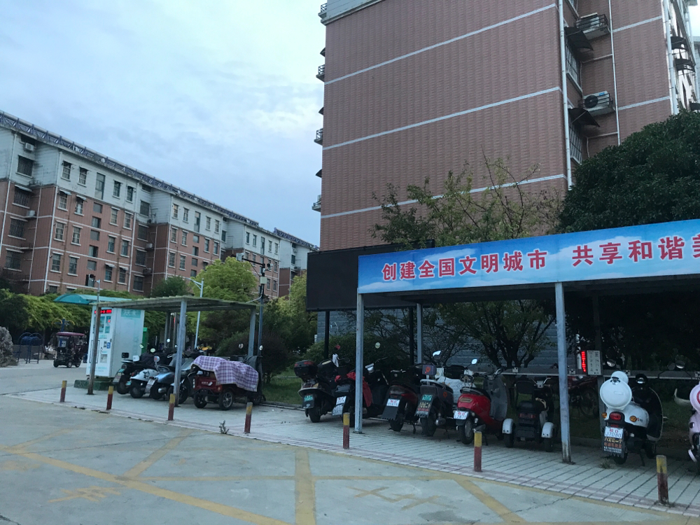 出售 新风苑二期 五楼 简装 约96平方  采光好    两室两厅  拎包入住 诚心出售 低于市场价   交通购物便捷_15